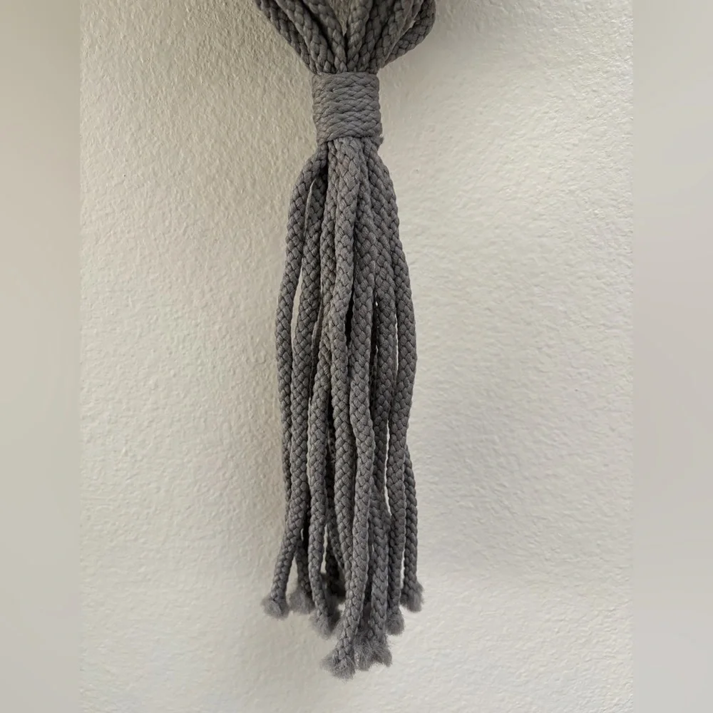 NWT Primitive Planters Gray Macrame Wall Plant Hanger With Wood Dowel, For Plant